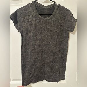 lululemon athletica Deep Green Camo Swiftly Short Sleeve Size 8